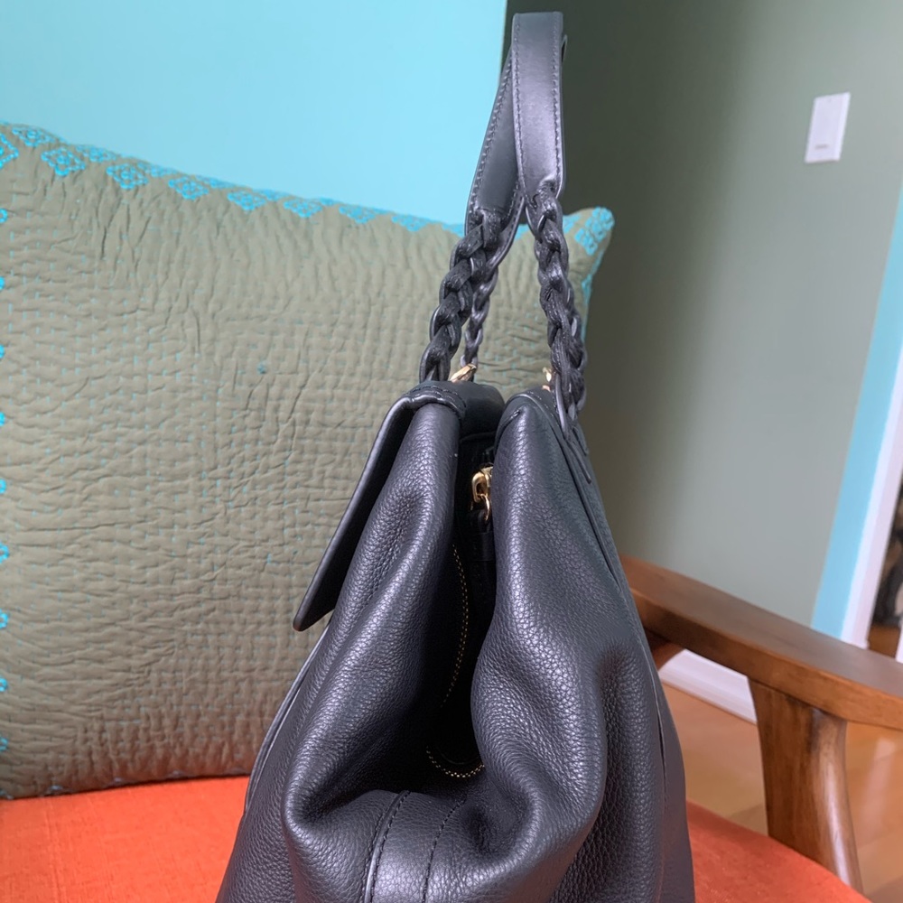 💥SOLD💥Tory Burch Large Half Moon Satchel - Picture 4 of 9